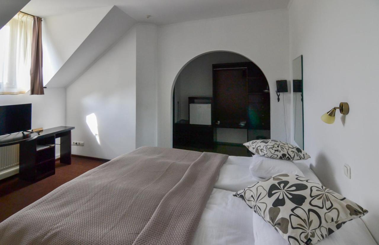 Knyazha Hora Hotel Kaniv Dış mekan fotoğraf