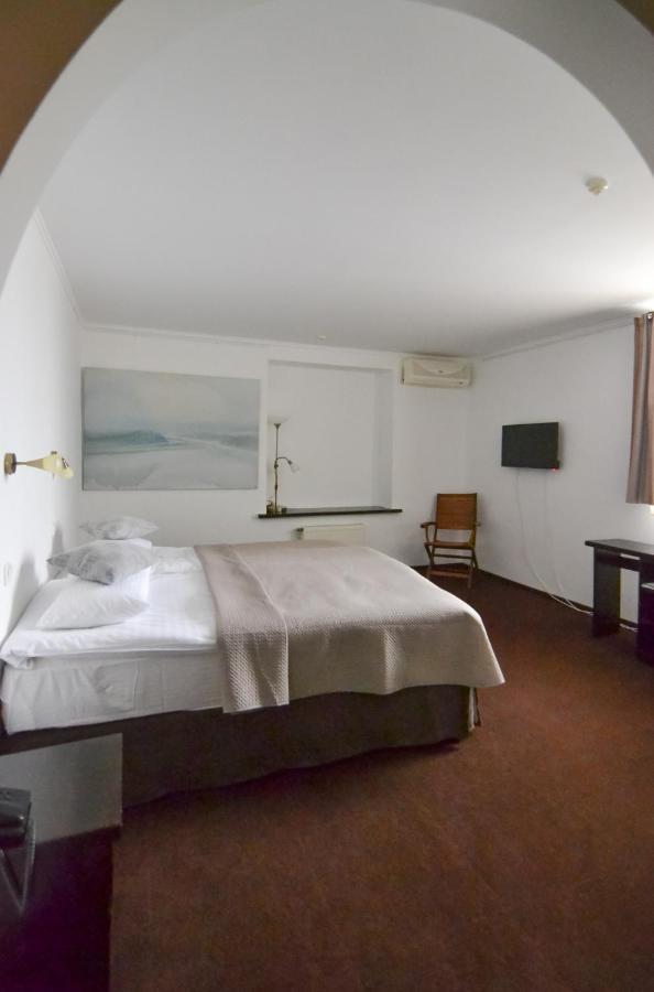 Knyazha Hora Hotel Kaniv Dış mekan fotoğraf