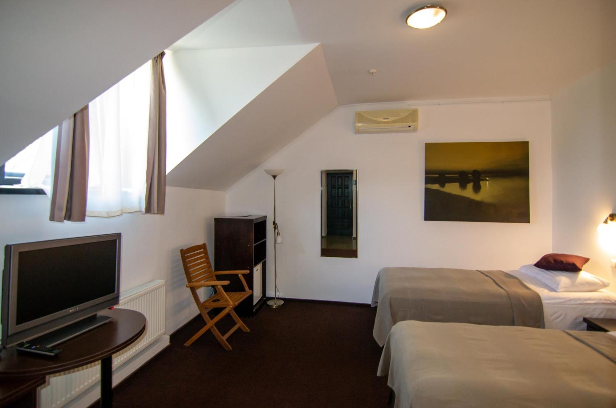 Knyazha Hora Hotel Kaniv Oda fotoğraf