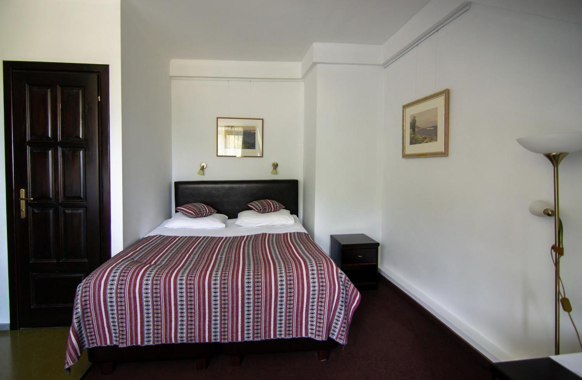 Knyazha Hora Hotel Kaniv Oda fotoğraf