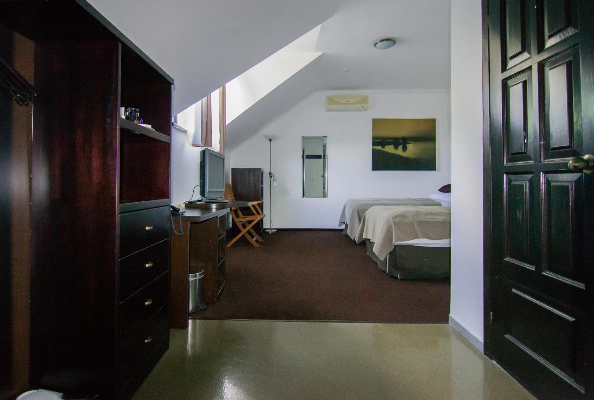 Knyazha Hora Hotel Kaniv Oda fotoğraf