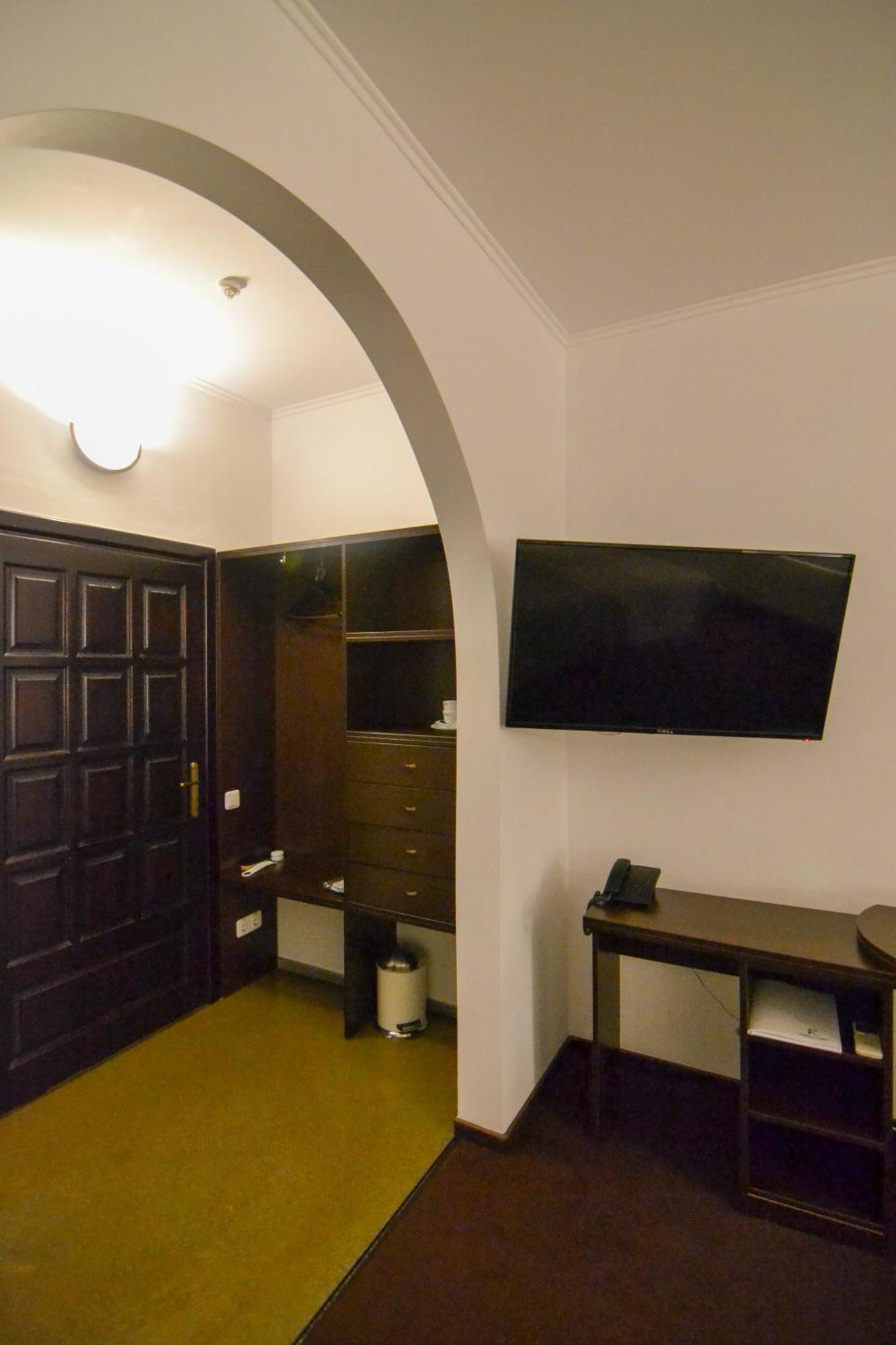 Knyazha Hora Hotel Kaniv Oda fotoğraf